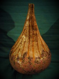 rzeźba ceramiczna kokon figa