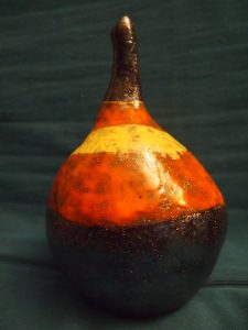 rzeźba ceramiczna kokon wazon